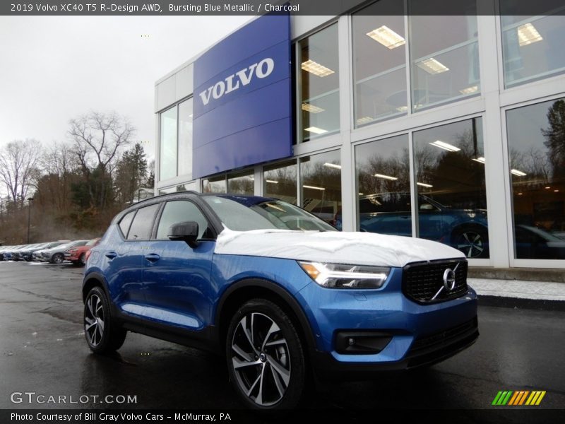 Front 3/4 View of 2019 XC40 T5 R-Design AWD