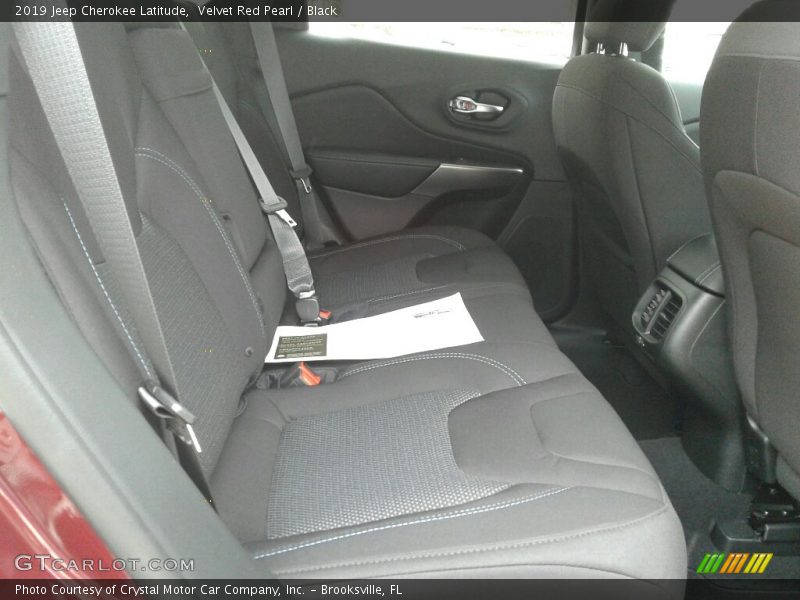 Velvet Red Pearl / Black 2019 Jeep Cherokee Latitude