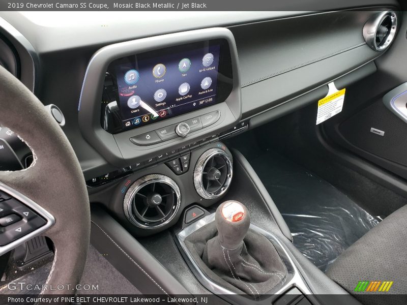 Controls of 2019 Camaro SS Coupe