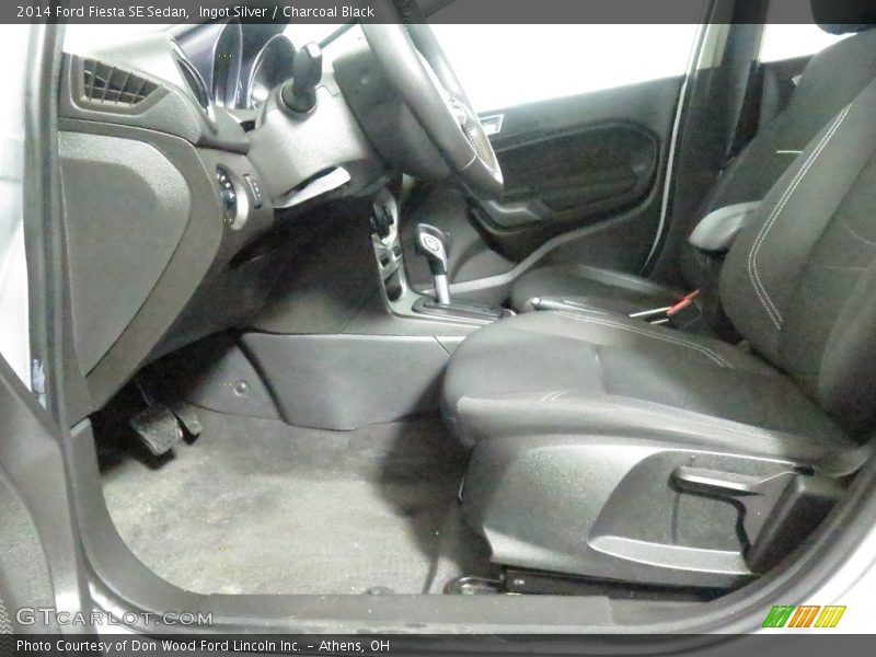 Ingot Silver / Charcoal Black 2014 Ford Fiesta SE Sedan