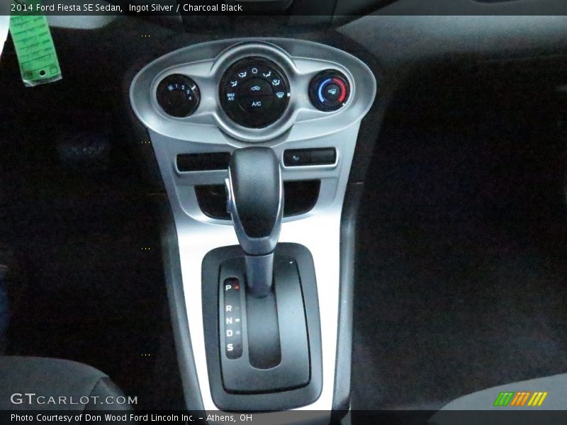 Ingot Silver / Charcoal Black 2014 Ford Fiesta SE Sedan