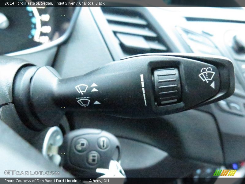Ingot Silver / Charcoal Black 2014 Ford Fiesta SE Sedan