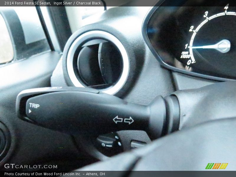 Ingot Silver / Charcoal Black 2014 Ford Fiesta SE Sedan