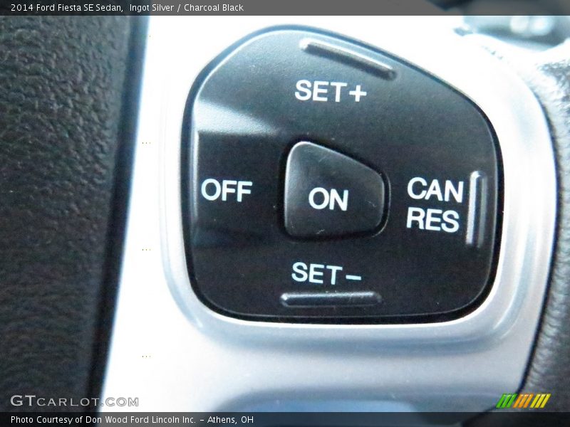 Ingot Silver / Charcoal Black 2014 Ford Fiesta SE Sedan