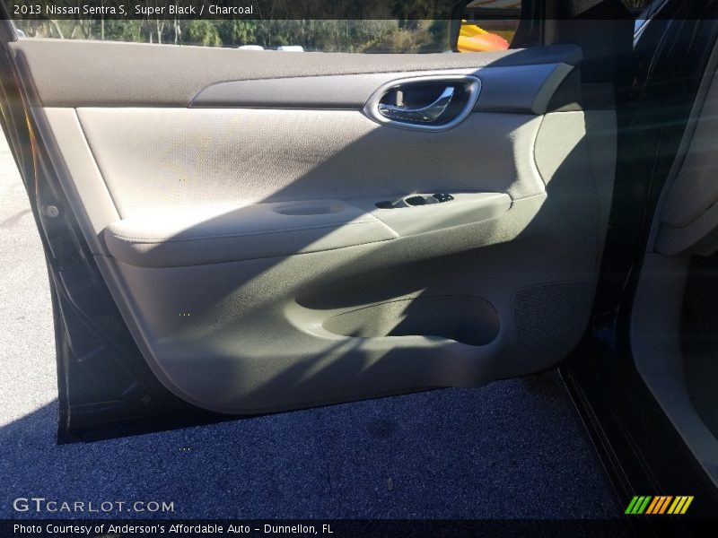 Super Black / Charcoal 2013 Nissan Sentra S