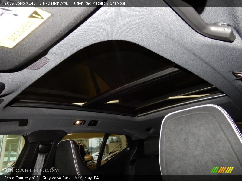 Fusion Red Metallic / Charcoal 2019 Volvo XC40 T5 R-Design AWD