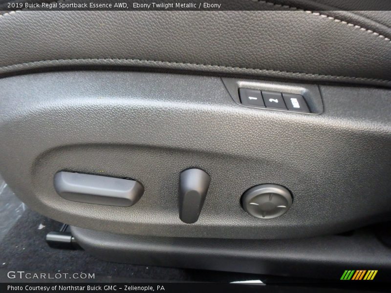Controls of 2019 Regal Sportback Essence AWD