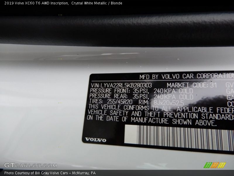 Crystal White Metallic / Blonde 2019 Volvo XC60 T6 AWD Inscription