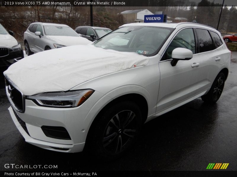 Crystal White Metallic / Blonde 2019 Volvo XC60 T5 AWD Momentum