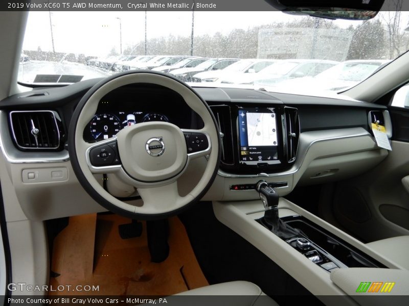 Crystal White Metallic / Blonde 2019 Volvo XC60 T5 AWD Momentum