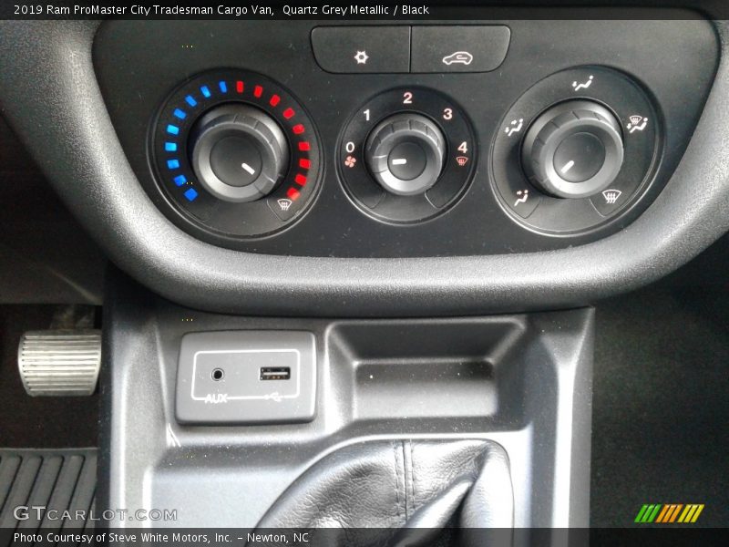 Controls of 2019 ProMaster City Tradesman Cargo Van