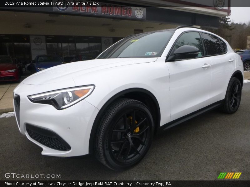 Alfa White / Black 2019 Alfa Romeo Stelvio Ti AWD