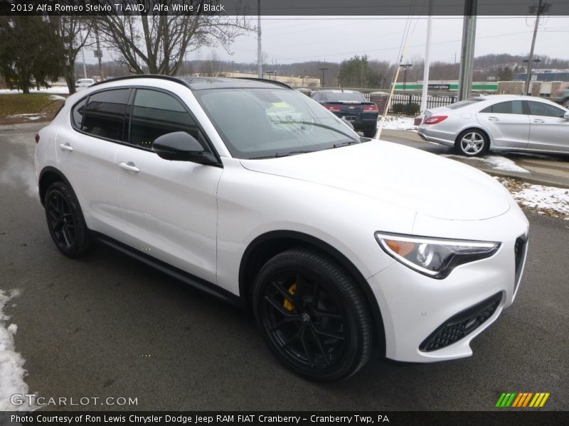Alfa White / Black 2019 Alfa Romeo Stelvio Ti AWD