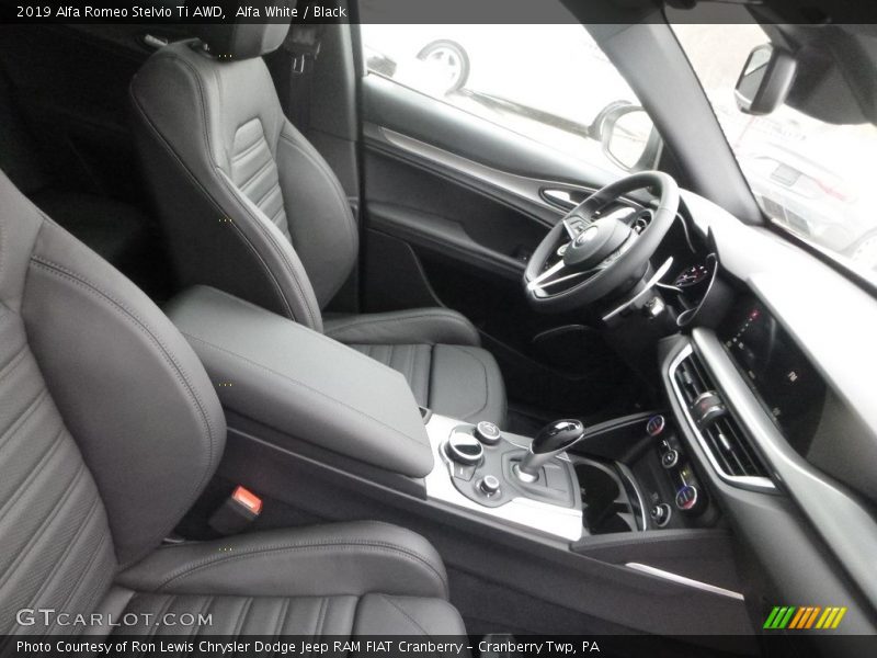 Alfa White / Black 2019 Alfa Romeo Stelvio Ti AWD