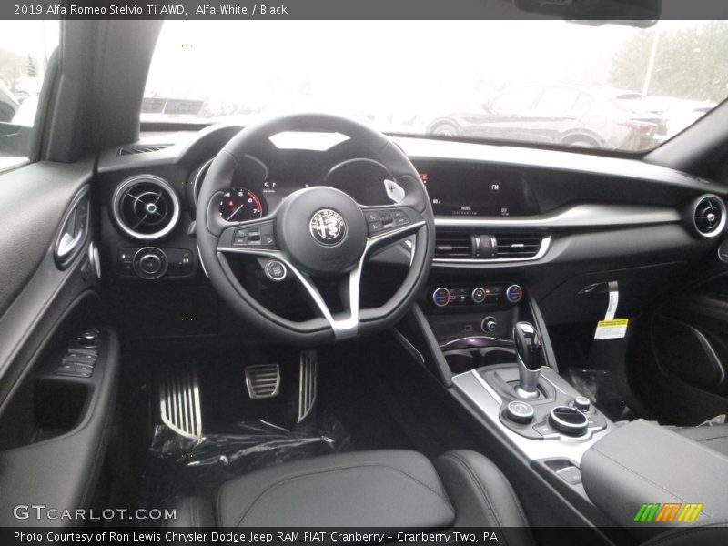 Alfa White / Black 2019 Alfa Romeo Stelvio Ti AWD