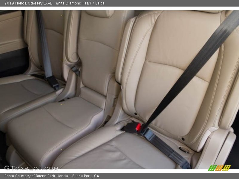 White Diamond Pearl / Beige 2019 Honda Odyssey EX-L