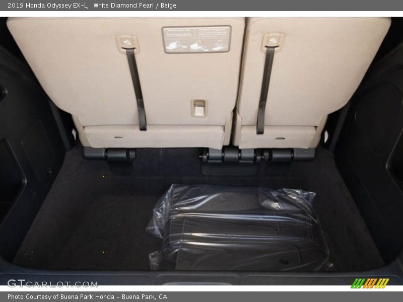 White Diamond Pearl / Beige 2019 Honda Odyssey EX-L