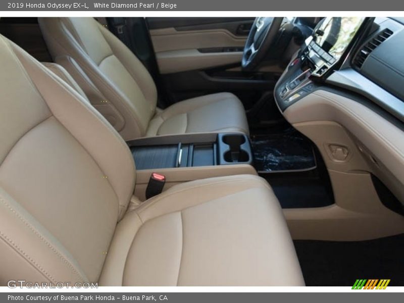 White Diamond Pearl / Beige 2019 Honda Odyssey EX-L