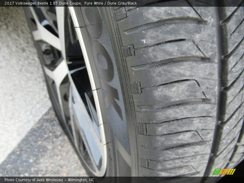 Pure White / Dune Gray/Black 2017 Volkswagen Beetle 1.8T Dune Coupe