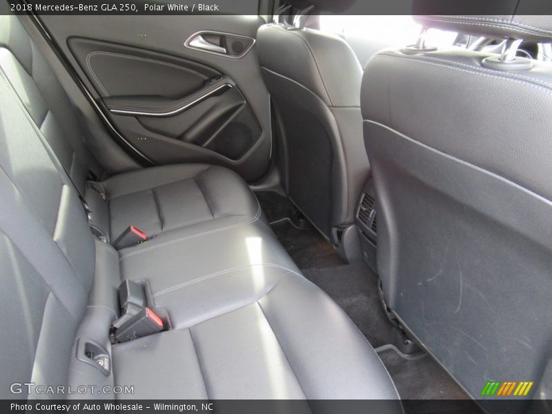 Polar White / Black 2018 Mercedes-Benz GLA 250