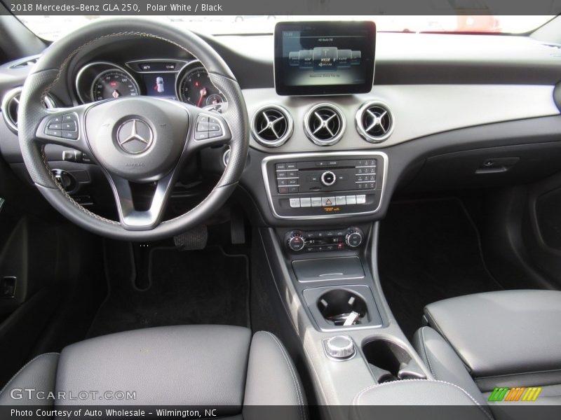 Polar White / Black 2018 Mercedes-Benz GLA 250