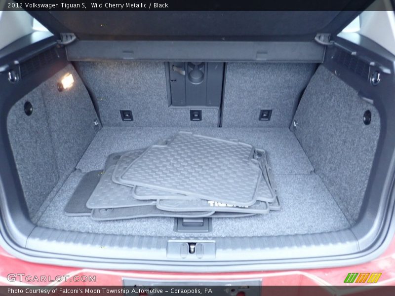 Wild Cherry Metallic / Black 2012 Volkswagen Tiguan S