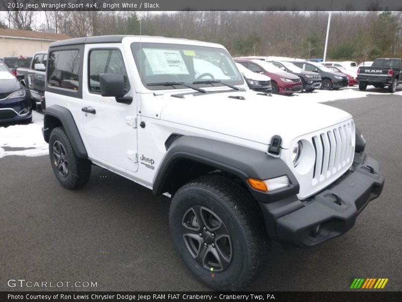 Front 3/4 View of 2019 Wrangler Sport 4x4