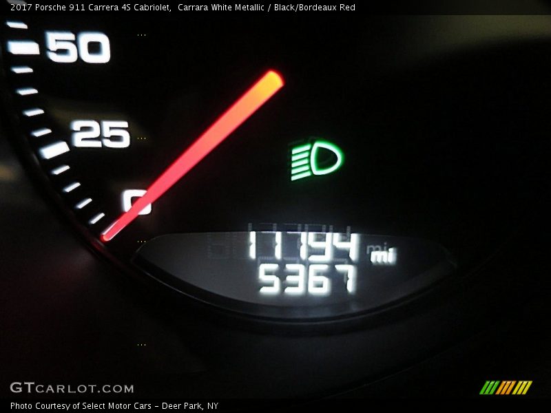 Carrara White Metallic / Black/Bordeaux Red 2017 Porsche 911 Carrera 4S Cabriolet