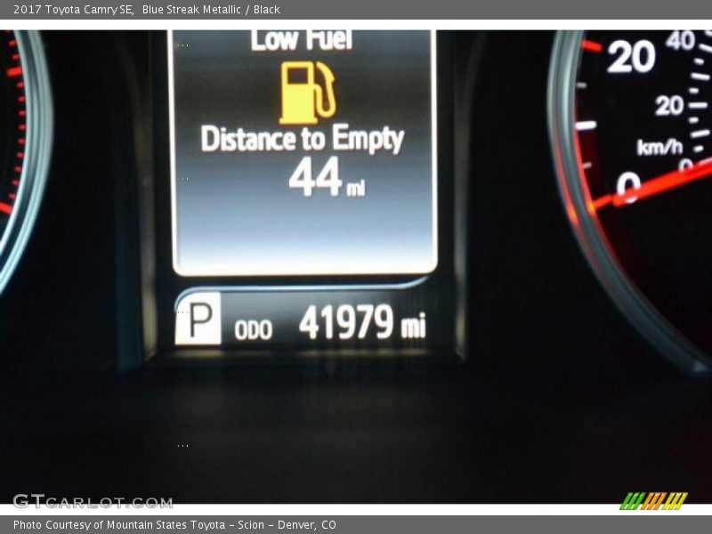 Blue Streak Metallic / Black 2017 Toyota Camry SE