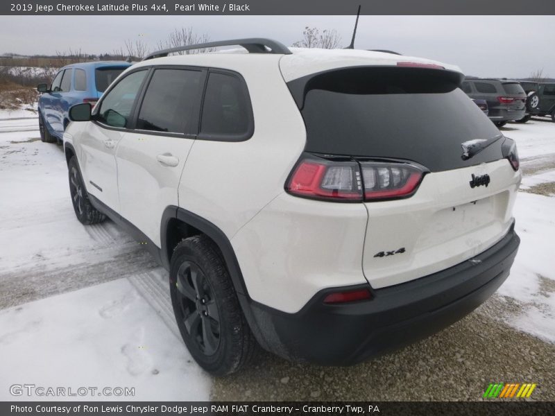 Pearl White / Black 2019 Jeep Cherokee Latitude Plus 4x4