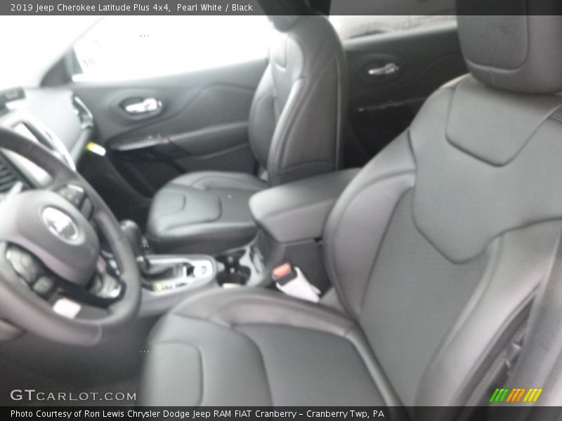 Pearl White / Black 2019 Jeep Cherokee Latitude Plus 4x4