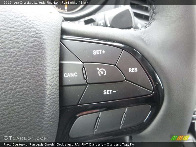 Pearl White / Black 2019 Jeep Cherokee Latitude Plus 4x4