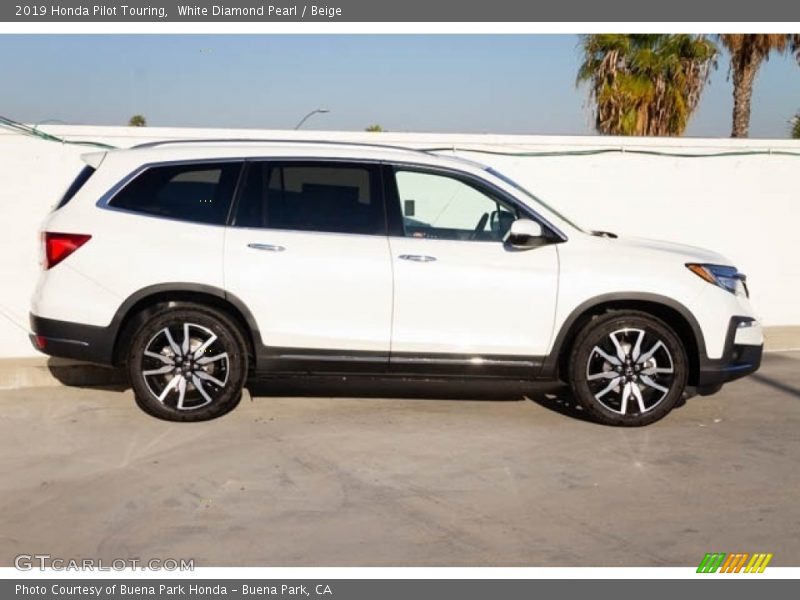 White Diamond Pearl / Beige 2019 Honda Pilot Touring