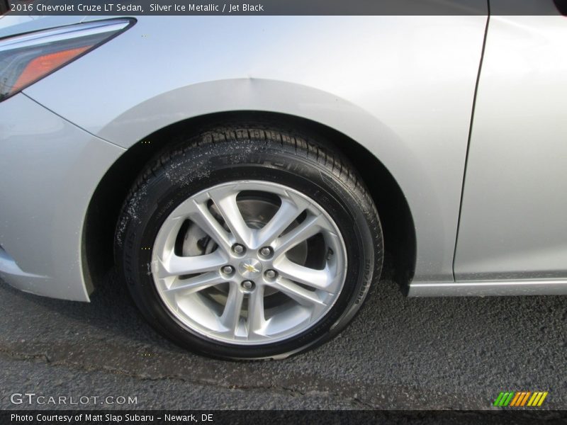 Silver Ice Metallic / Jet Black 2016 Chevrolet Cruze LT Sedan