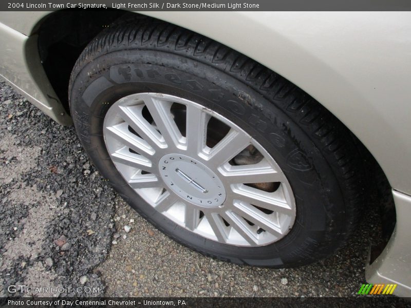 Light French Silk / Dark Stone/Medium Light Stone 2004 Lincoln Town Car Signature