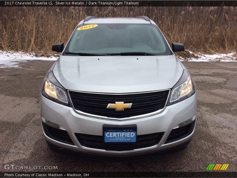 Silver Ice Metallic / Dark Titanium/Light Titanium 2017 Chevrolet Traverse LS