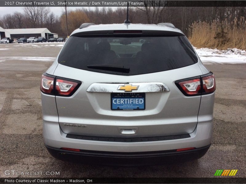 Silver Ice Metallic / Dark Titanium/Light Titanium 2017 Chevrolet Traverse LS