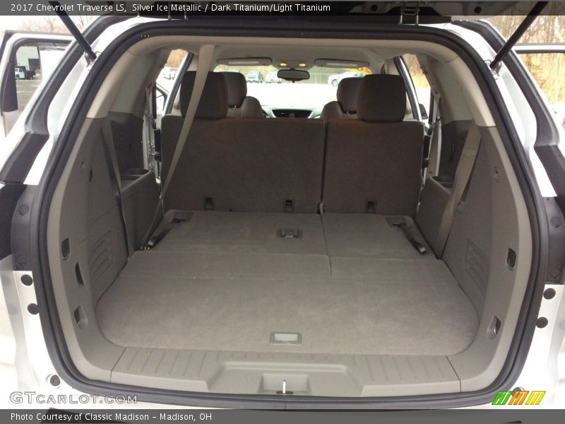 Silver Ice Metallic / Dark Titanium/Light Titanium 2017 Chevrolet Traverse LS