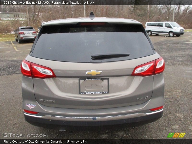 Pepperdust Metallic / Jet Black 2019 Chevrolet Equinox LT AWD