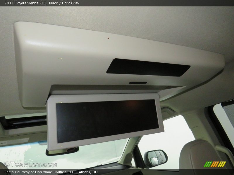 Black / Light Gray 2011 Toyota Sienna XLE