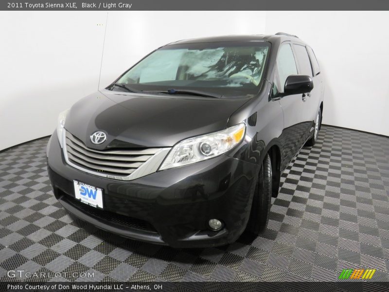 Black / Light Gray 2011 Toyota Sienna XLE