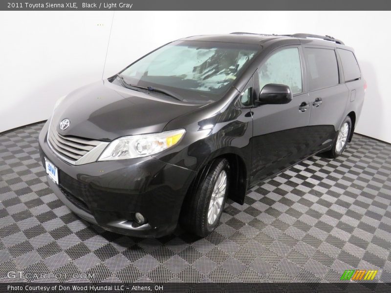 Black / Light Gray 2011 Toyota Sienna XLE
