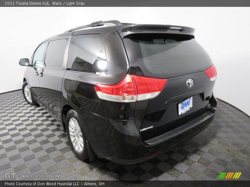 Black / Light Gray 2011 Toyota Sienna XLE