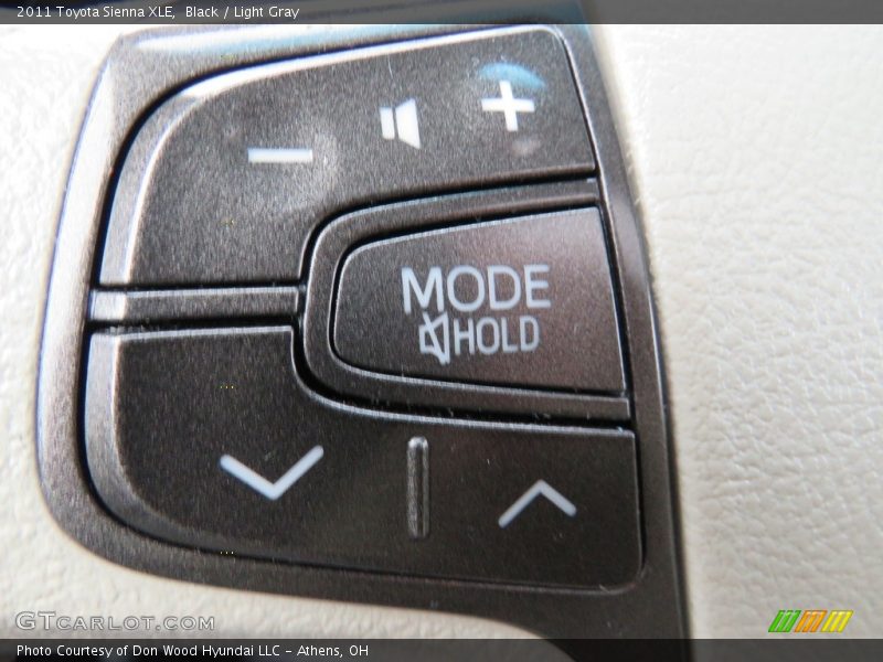 Black / Light Gray 2011 Toyota Sienna XLE