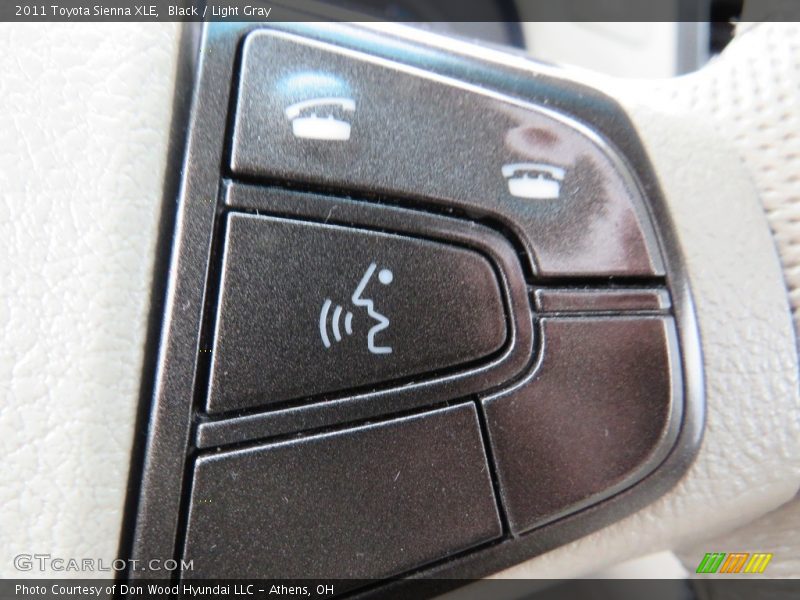 Black / Light Gray 2011 Toyota Sienna XLE