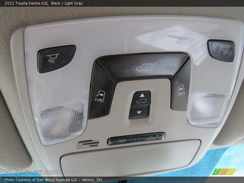 Black / Light Gray 2011 Toyota Sienna XLE