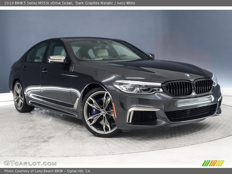 Front 3/4 View of 2019 5 Series M550i xDrive Sedan
