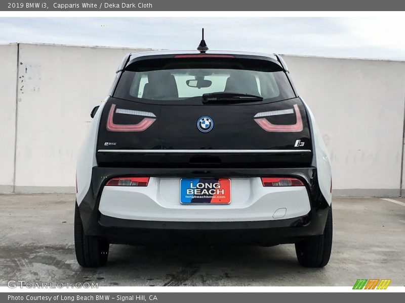 Capparis White / Deka Dark Cloth 2019 BMW i3