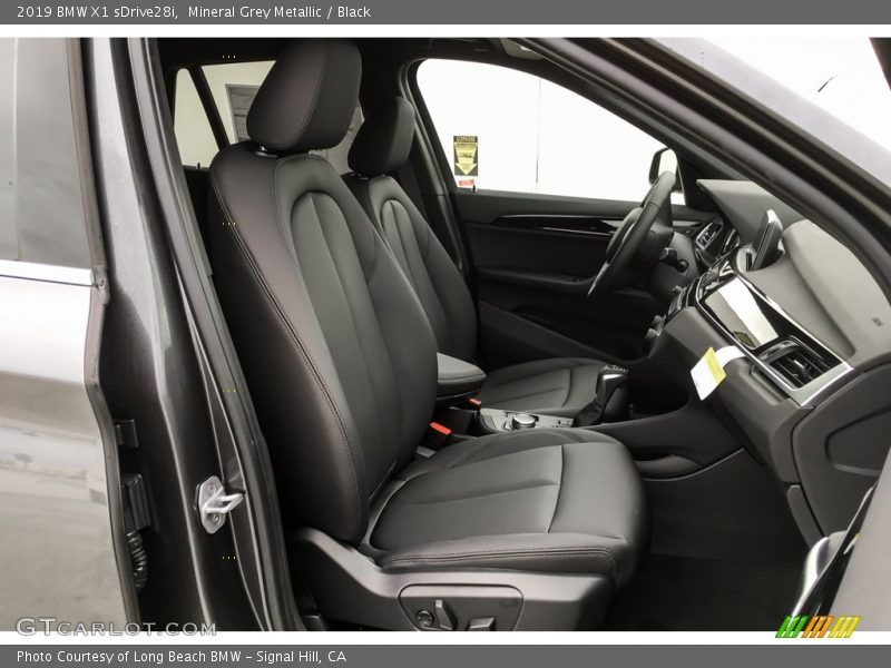 Mineral Grey Metallic / Black 2019 BMW X1 sDrive28i