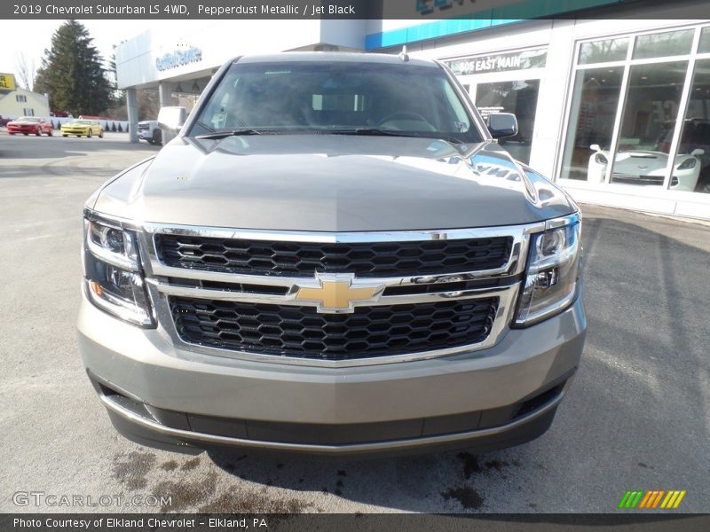 Pepperdust Metallic / Jet Black 2019 Chevrolet Suburban LS 4WD